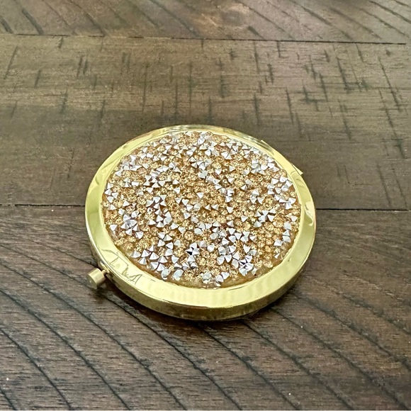 NEW!! Glam Compact Mirror - Picture 5 of 13